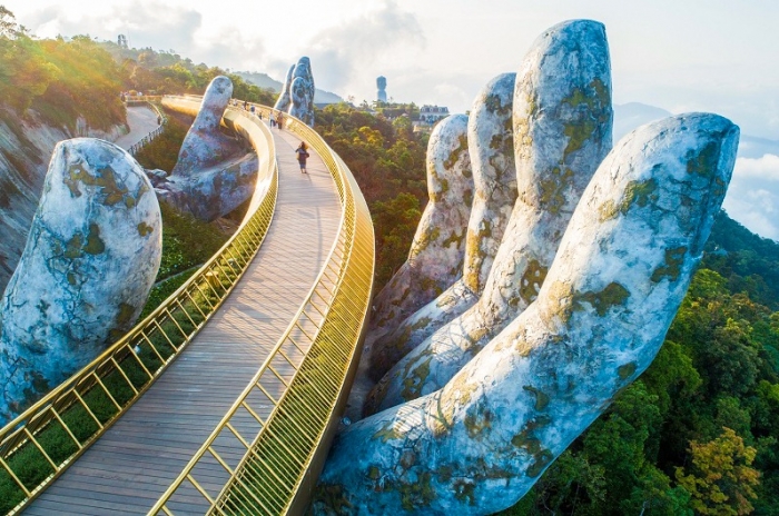 Bana Hill Golden Bridge